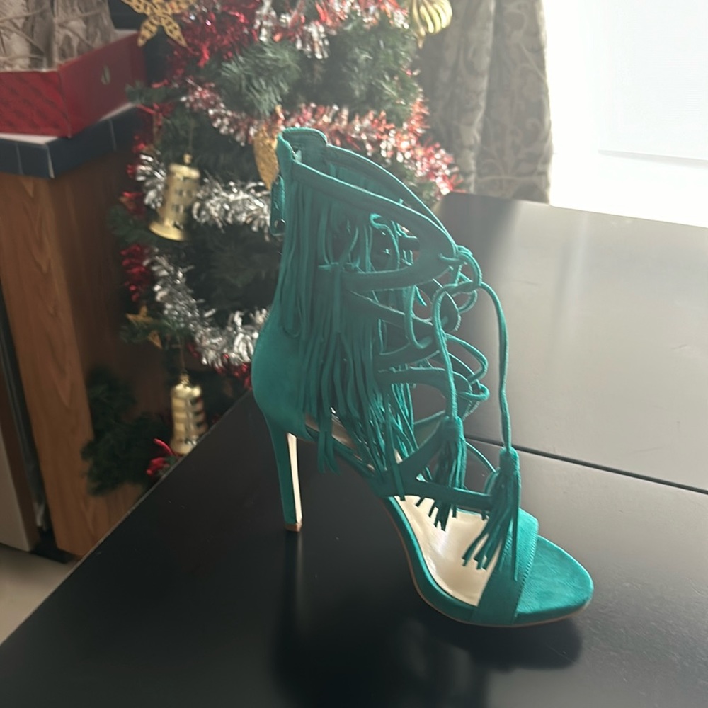 Guess suede fringe heels